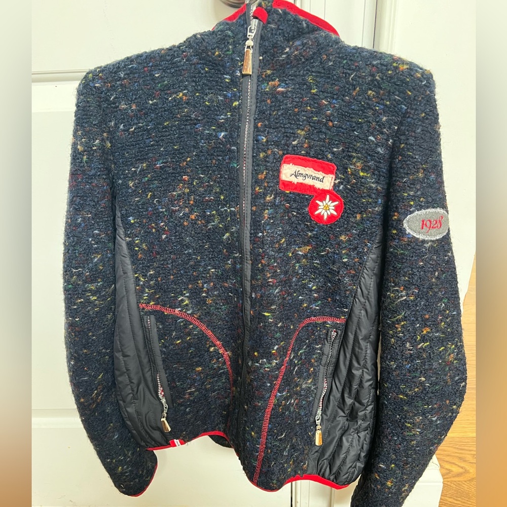 Almgwand hoodie, size 38 New